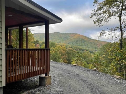 Smokey Mountain Getaway - new renovation - Mountain Views with Sunsets House in Swain County