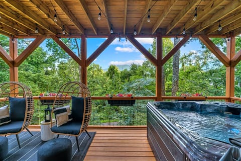 Patio, Day, Natural landscape, Hot Tub, View (from property/room), Balcony/Terrace