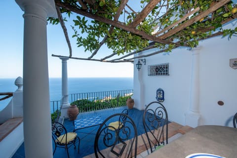 Natural landscape, Balcony/Terrace, Sea view