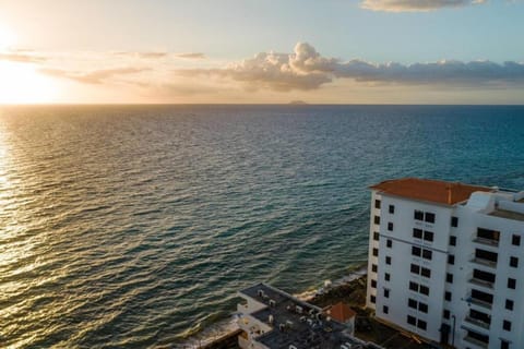 Beachfront Serene Apt at Victoria del Mar 3F House in Stella