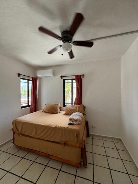 Bed, Photo of the whole room, Bedroom, air conditioner