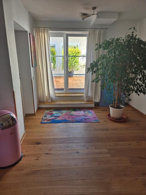 Ferienwohnung Jelen - Kaffee - Tee - Lichthof - 135 qm Apartment in Rosenheim