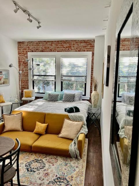 Cute Hollywood Studio Apartment in Hollywood