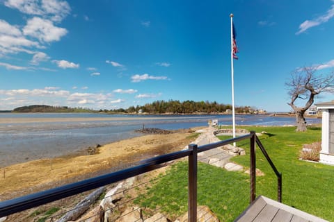 Robbins Island Retreat House in Essex