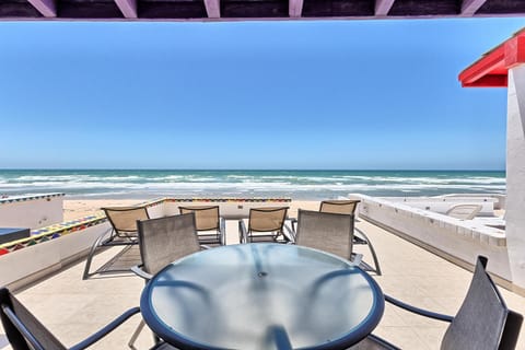 Patio, Dining area, Sea view, sunbed