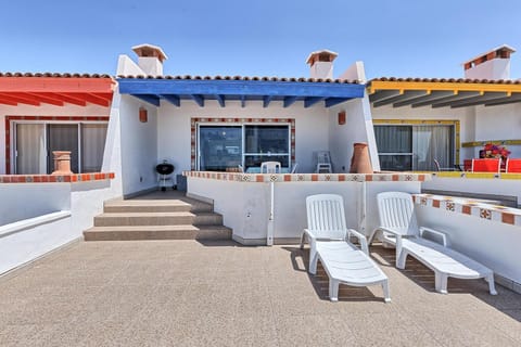 Patio, Seating area, sunbed