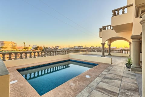 Balcony/Terrace, Pool view, Swimming pool