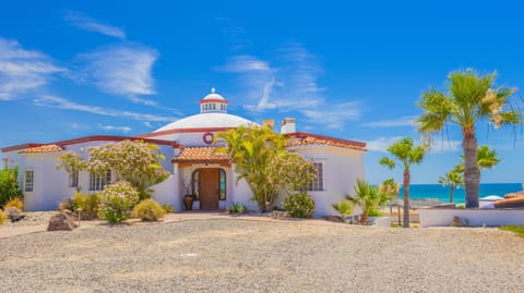 Facade/entrance, Sea view