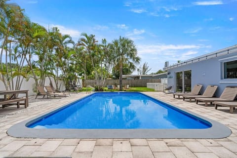 The Blue Bungalow - Fire Pit - Pool - Bbq House in Jupiter Island