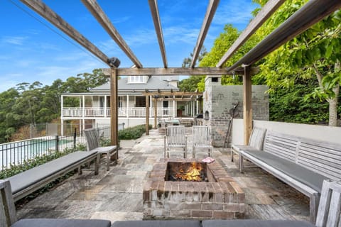 Eagles Rise - Classically Designed Country Home Haus in Broughton Vale