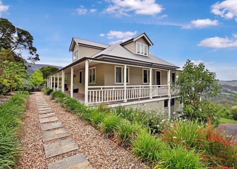 Eagles Rise - Classically Designed Country Home Haus in Broughton Vale