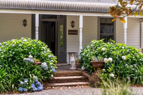 Heronwood - Country retreat - 2 pm check out House in Budderoo