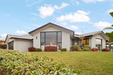 O'Reilly Residence - Spacious & Cosy 4 Bedroom Home House in Bathurst