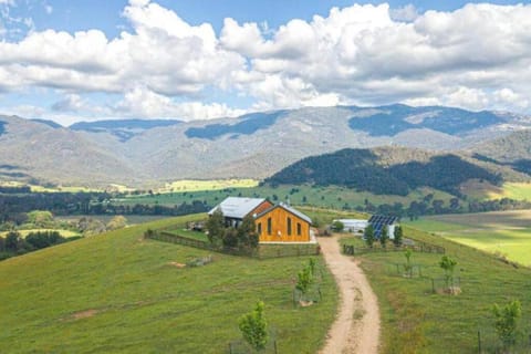 Sunset Ridge House in Mount Buffalo