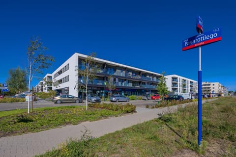 Property building, Facade/entrance, Off site