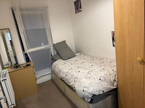 En-suite Cozy Double Bedroom Bed and Breakfast in Barking