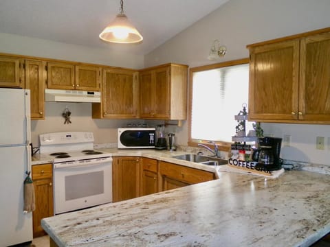 Relax and worry less in this peaceful home! Haus in Moorhead