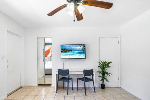 Hollywood Beach Family Vacation Home & Pool at Miami Apartment in Hollywood Beach