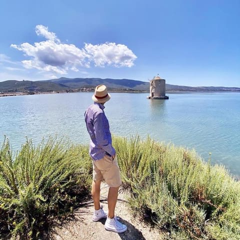 Nearby landmark, Spring, People, Natural landscape, Guests, Lake view