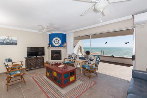 TV and multimedia, Living room, Sea view