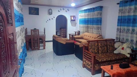 Communal lounge/ TV room, Living room, Seating area, Evening entertainment