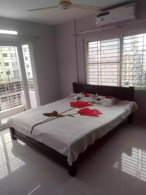 4 beds condo holiday home at Bashundhara, Dhaka Apartment in Dhaka