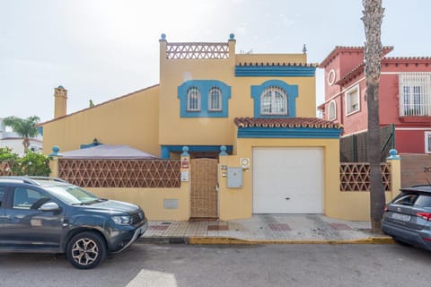 Property building, Street view, Parking