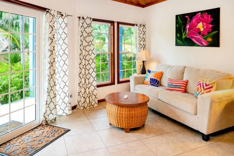 White Sands Cove G02-Romantic Partial Ocean View Suite 1 BR by Stay Floreo House in Corozal District