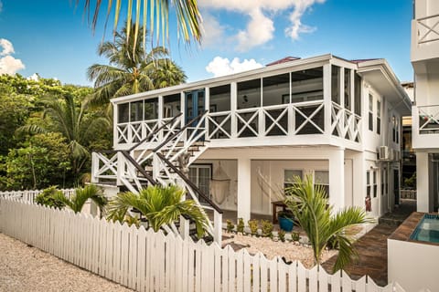 Sea View Ocean View Villa with Pool by Stay Floreo Villa in Corozal District