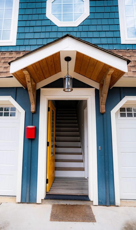 Property building, Facade/entrance