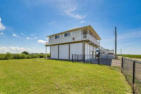 Sunset Views and Large Deck Home in Crystal Beach! House in Bolivar Peninsula