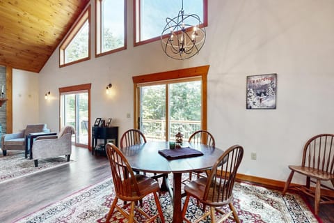 Ferncrest Mountain House House in Madison