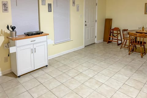 Walk to University of South Alabama Mobile Apt Apartment in Mobile