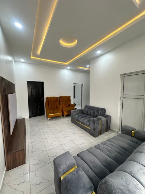 Magnanimous apartment 2bedroom flat in ogudu Apartment in Lagos