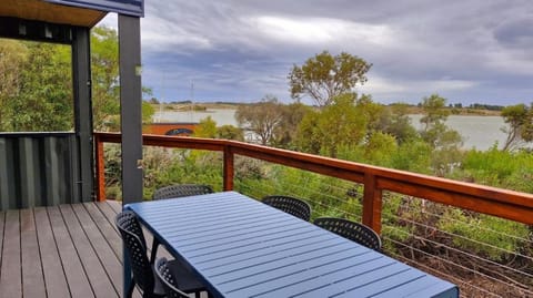 Natural landscape, Balcony/Terrace, Dining area, River view