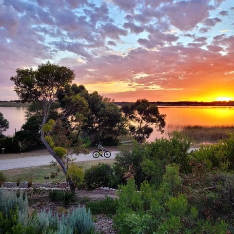 Natural landscape, Balcony/Terrace, River view, Sunset