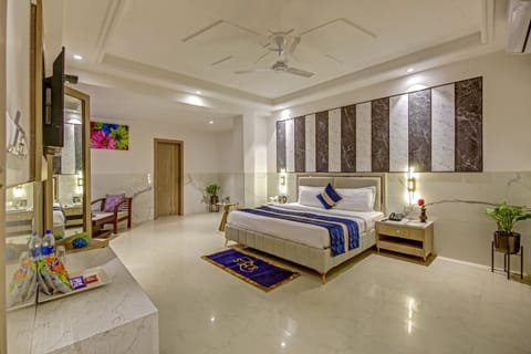 Hotel Avantika Hotel in Lucknow