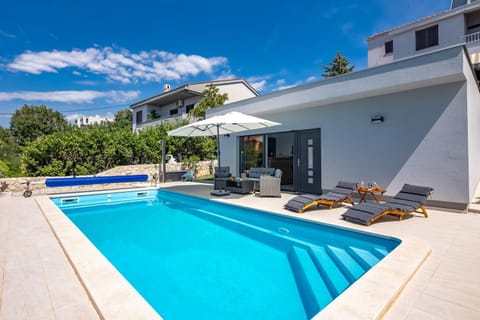 Pool view, Swimming pool