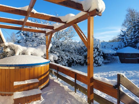 Garden, Hot Tub, Balcony/Terrace