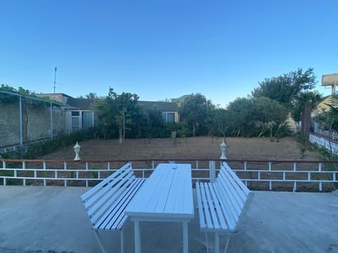 Day, Natural landscape, Garden, Balcony/Terrace