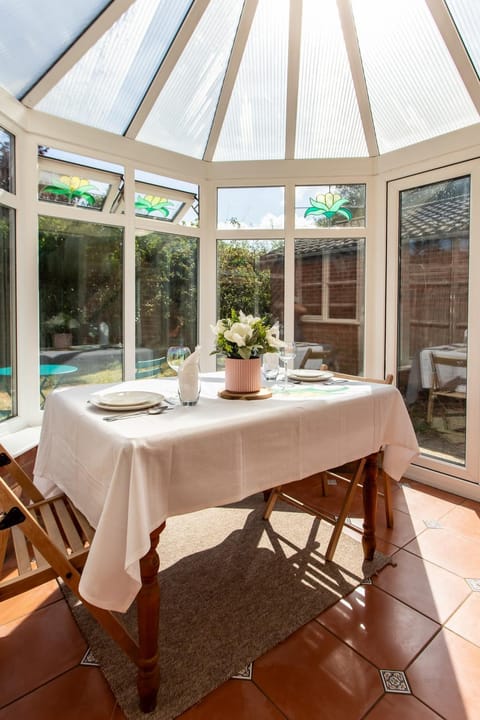 Patio, Dining area