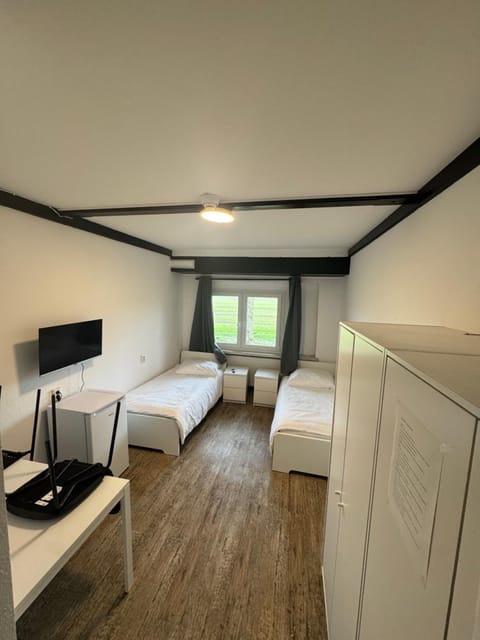 Bed, TV and multimedia, Photo of the whole room, Bedroom, wardrobe