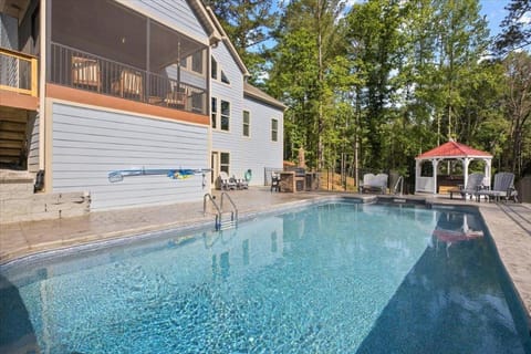 Lake Norman Home Lake Access with Heated Pool & Hot Tub House in Lake Norman