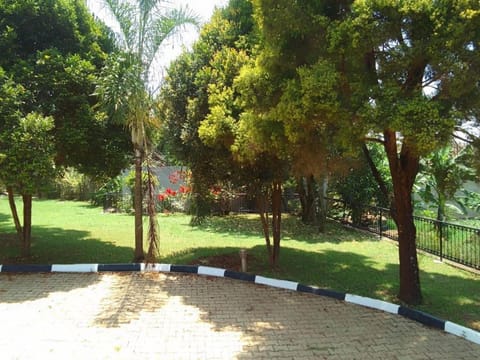 6bedroom-5bathroom-GuestWing-Wifi House in Kampala