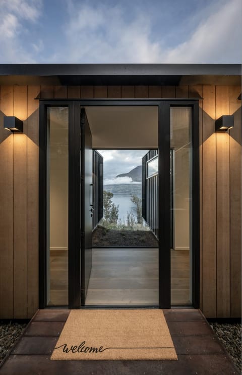 Facade/entrance, Lake view, Mountain view