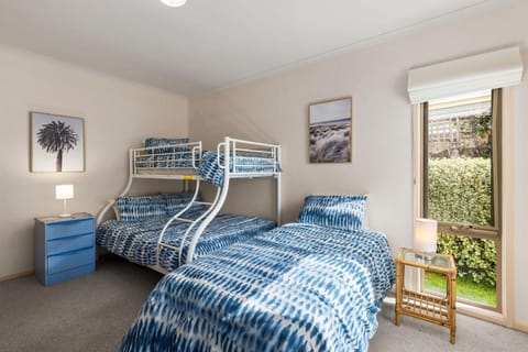 Bedroom, bunk bed