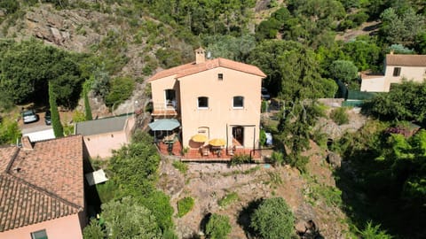 Studio avec jardin indépendant, à 250m des plages Campground/ 
RV Resort in Mandelieu-La Napoule