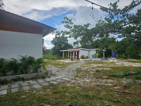 Shower, Property building, Bathroom, Garden view