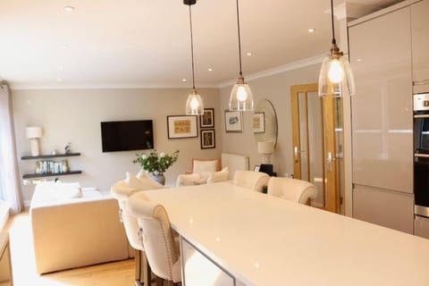 The Bourne, Westbourne Apartment in Poole