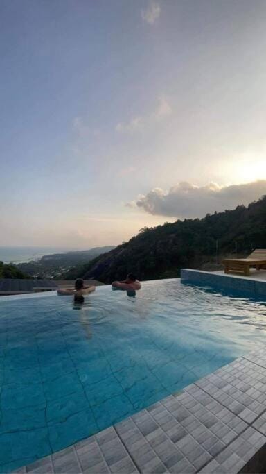 Villa Capri piscine jacuzzi vue mer Villa in Ko Samui